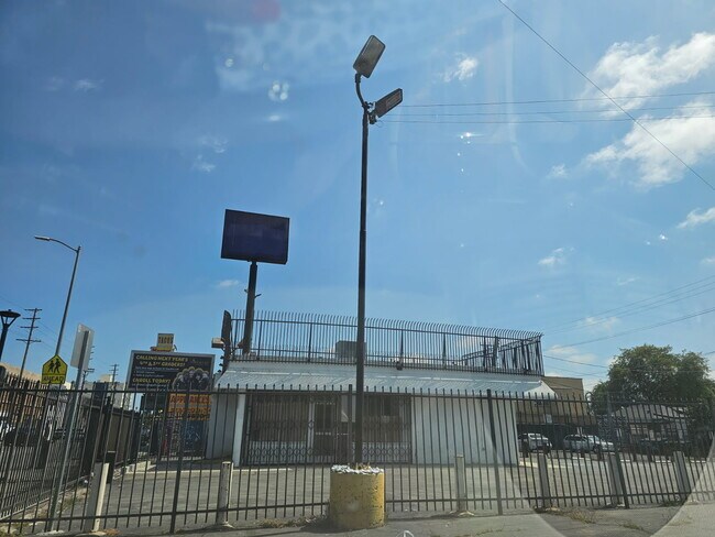 More details for 4417 S Western Ave, Los Angeles, CA - Retail for Sale