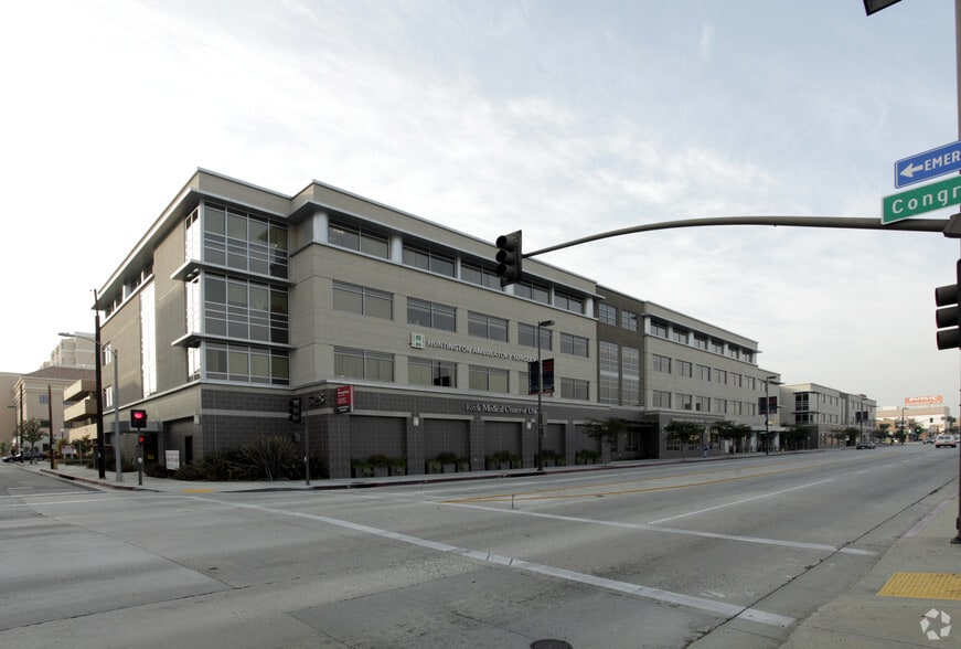 625 S Fair Oaks Ave, Pasadena, CA à louer - Photo du bâtiment - Image 2 de 8