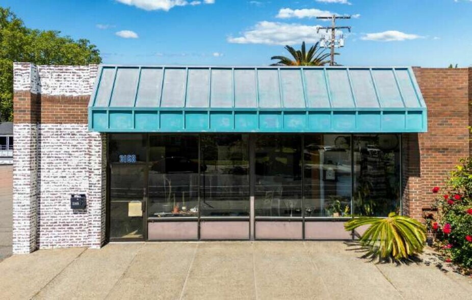 3168 Riverside Blvd, Sacramento, CA à vendre - Photo du bâtiment - Image 2 de 3