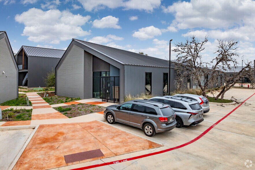 17206 Blanco Rd, San Antonio, TX à vendre - Photo du bâtiment - Image 1 de 17