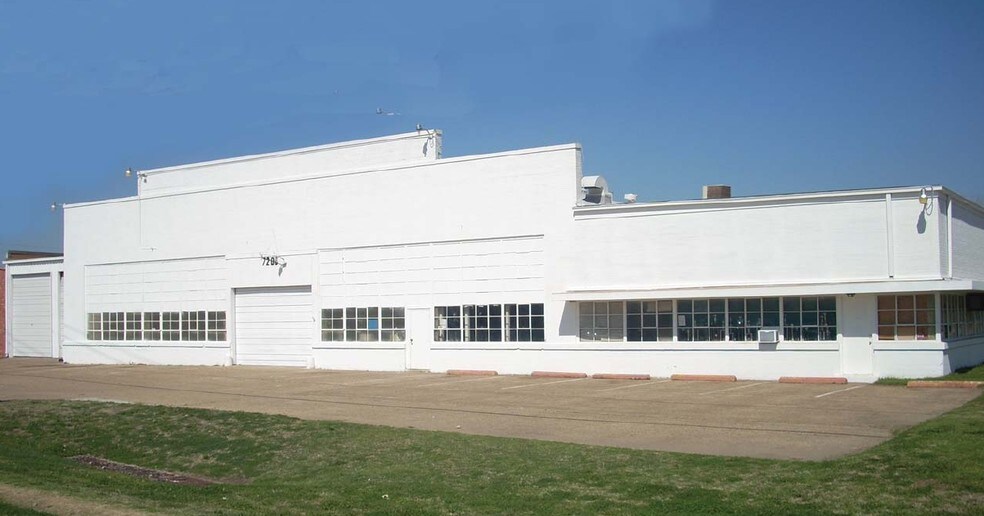 7200 Harry Hines Blvd, Dallas, TX à louer - Photo principale - Image 1 de 14