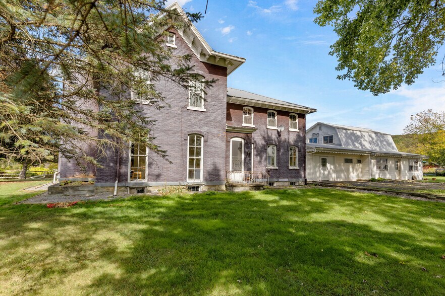 444 S Main St, Warsaw, NY à vendre - Photo du bâtiment - Image 3 de 46