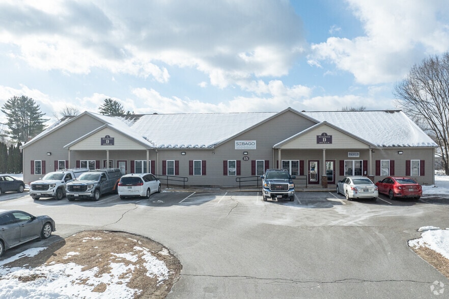 15 Daigle Ln, Sanford, ME à vendre - Photo du bâtiment - Image 2 de 3