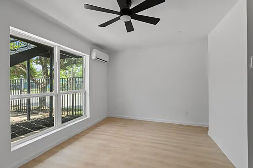 6840 Fairway Dr, Houston, TX à vendre - Photo du bâtiment - Image 3 de 5
