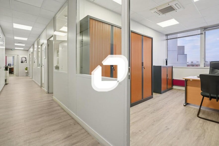 Office in Maisons-Alfort for sale - Building Photo - Image 3 of 11