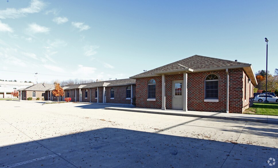 4824-4836 Frank Ave NW, Canton, OH à louer - Photo principale - Image 1 de 8