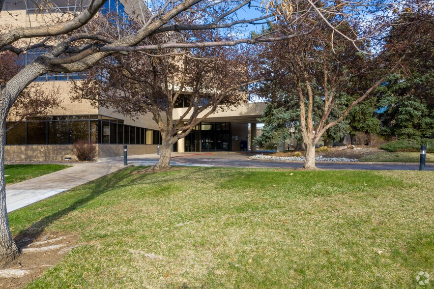 206 W County Line Rd, Highlands Ranch, CO for lease - Building Photo - Image 3 of 10