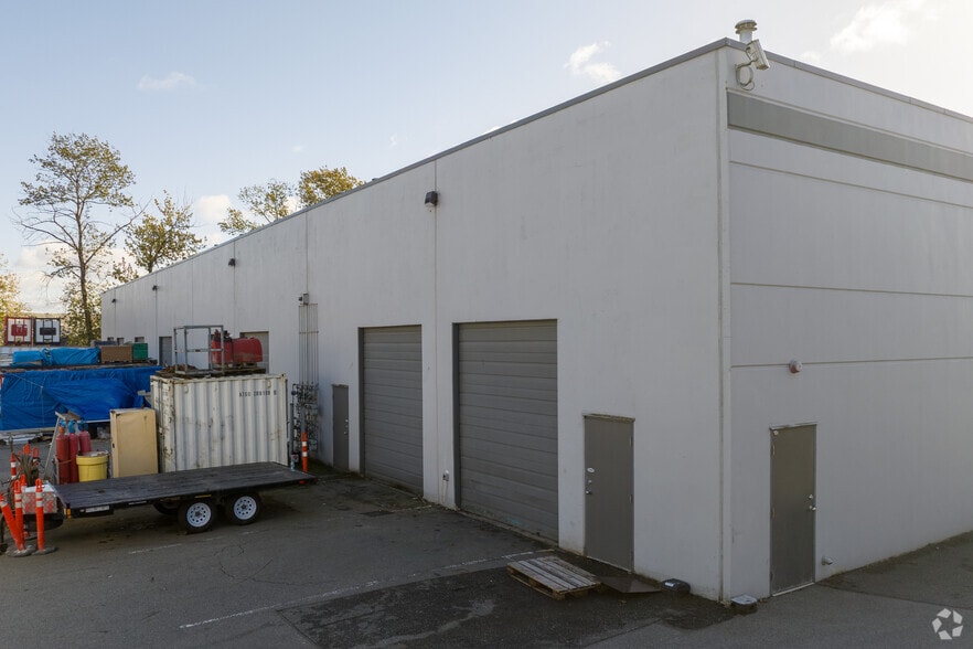 2221-2235 Hartley Ave, Coquitlam, BC for lease - Building Photo - Image 2 of 5