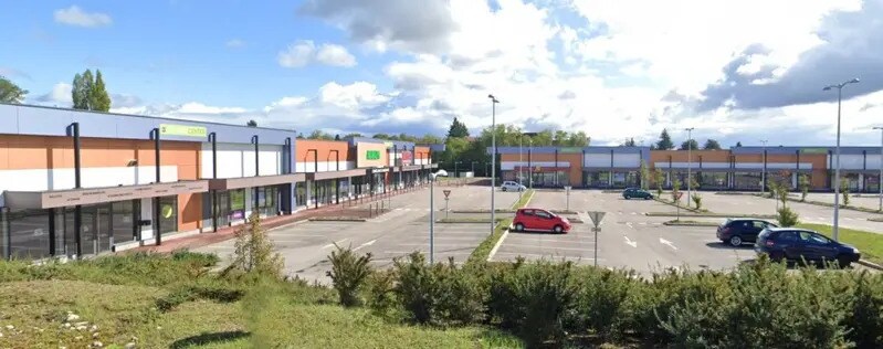 Retail in Choisey for lease - Building Photo - Image 1 of 4