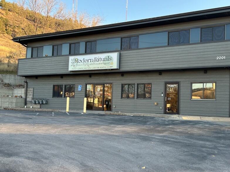 2201 Jackson Blvd, Rapid City, SD for lease - Building Photo - Image 1 of 16