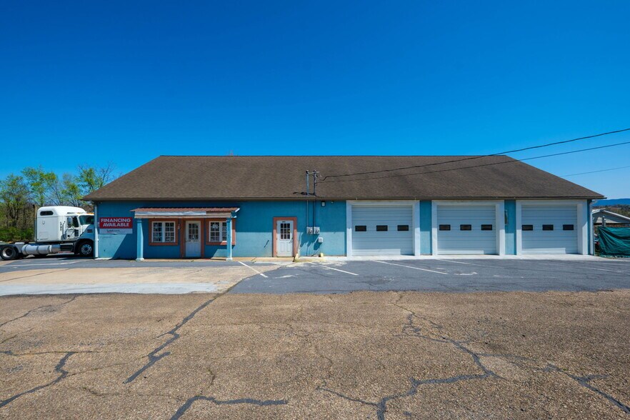 1090 Virginia Ave, Harrisonburg, VA à vendre - Photo du bâtiment - Image 1 de 26