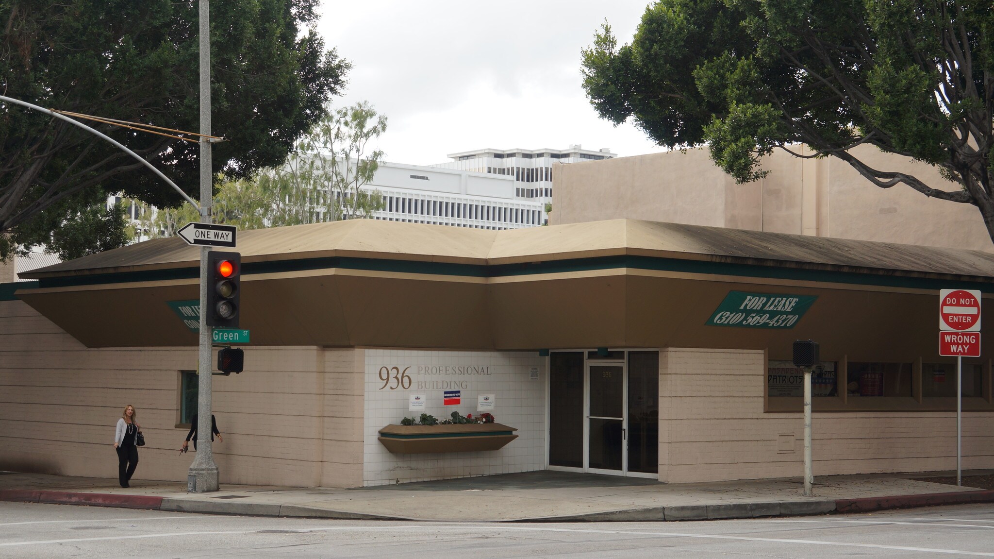 936 E Green St, Pasadena, CA à louer Photo du bâtiment- Image 1 de 8