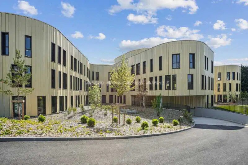 370 Rue Sans Souci, Limonest à louer - Photo du bâtiment - Image 1 de 3