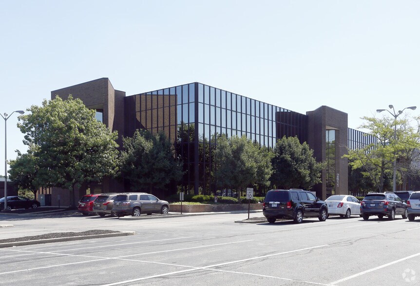 2611 Waterfront Pky, Indianapolis, IN à louer - Photo du bâtiment - Image 3 de 5