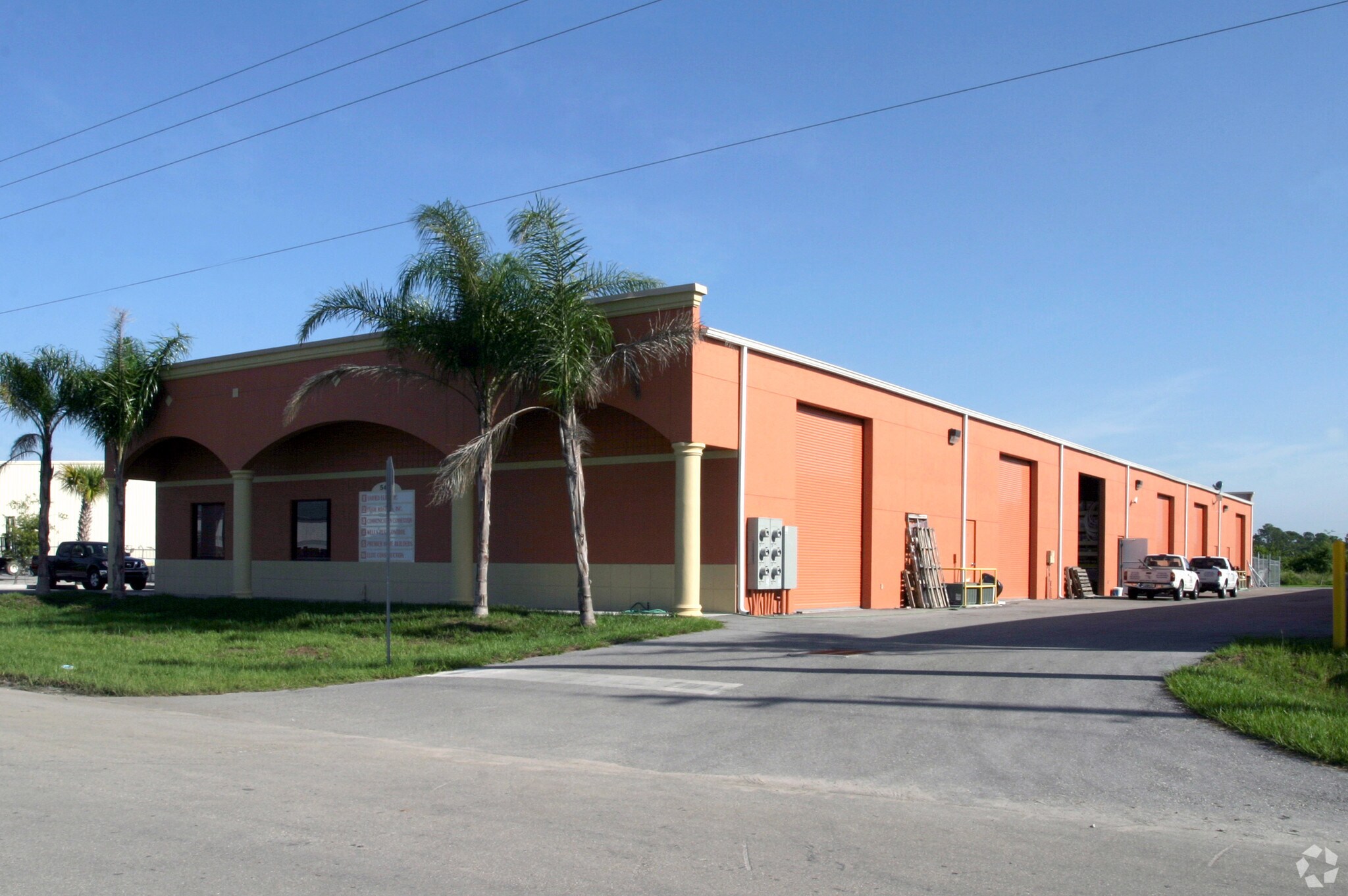 5485 Lee St, Lehigh Acres, FL à louer Photo du bâtiment- Image 1 de 9