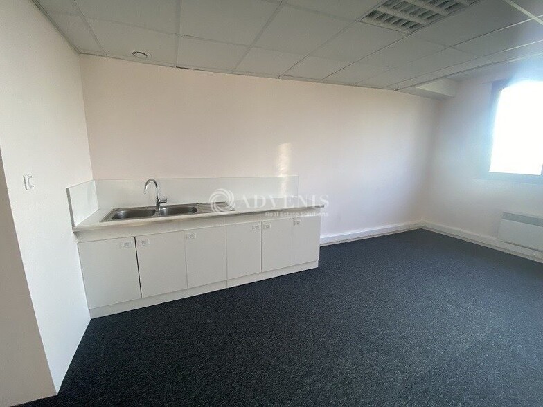 12 Avenue Ampère, Montigny-le-Bretonneux à louer - Photo intérieure - Image 3 de 10