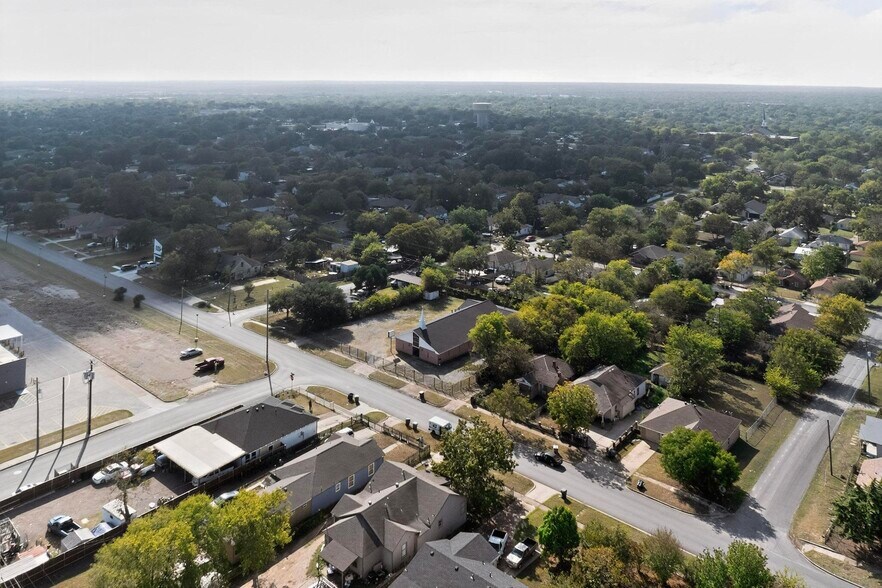 2519 S Denley Dr, Dallas, TX à vendre - Photo du bâtiment - Image 2 de 54