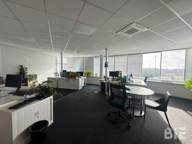 Office in Mérignac for lease - Interior Photo - Image 3 of 8