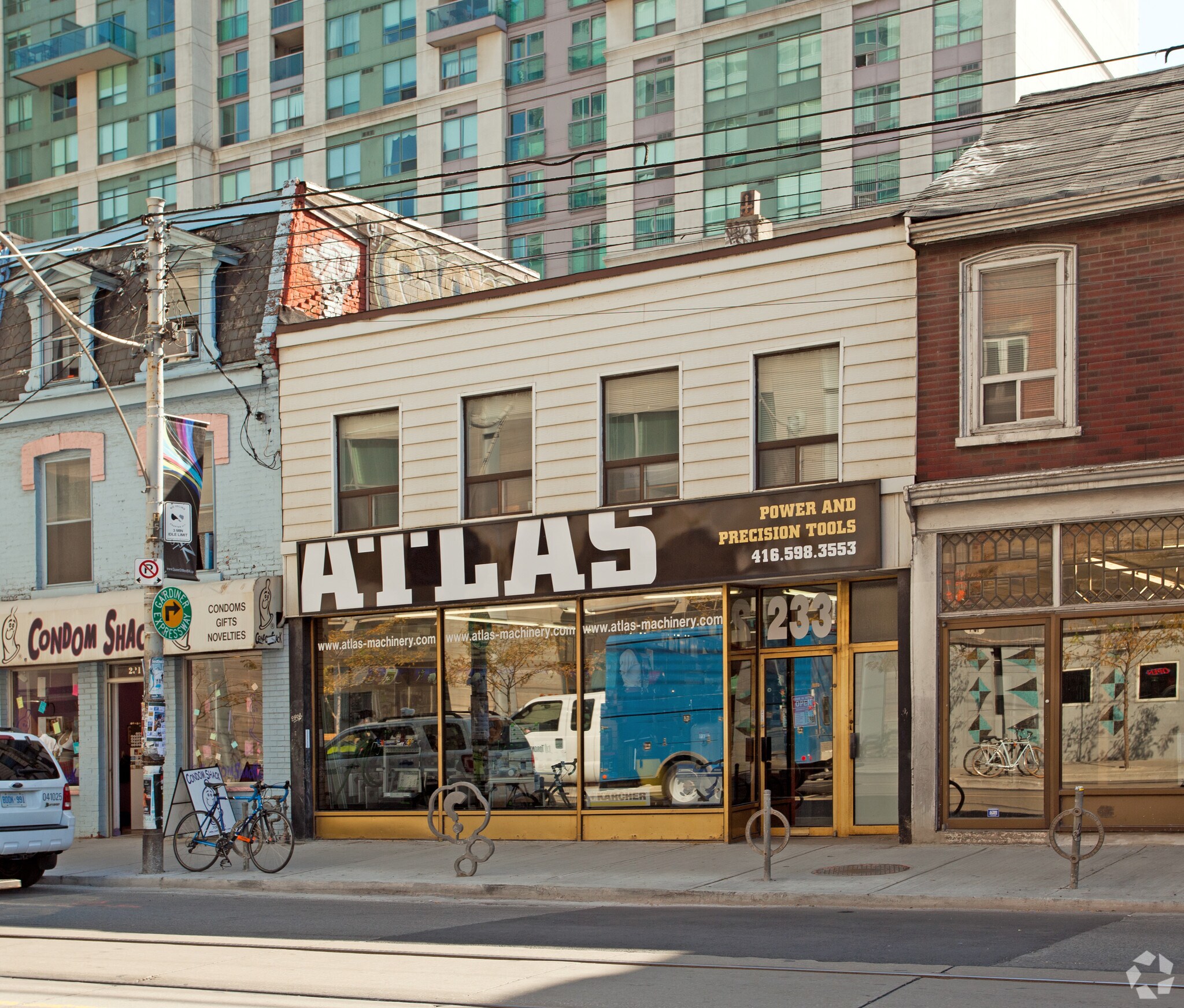 233 Queen St W, Toronto, ON for sale Primary Photo- Image 1 of 1