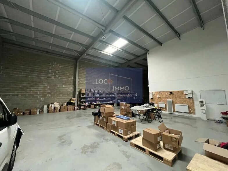 Flex in Mérignac for lease - Interior Photo - Image 3 of 10