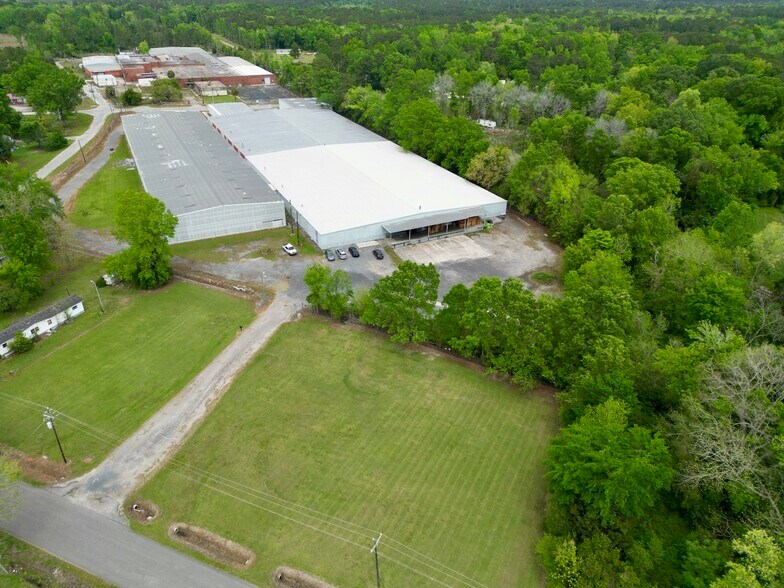 55 E Conifer St, Andrews, SC à louer - Photo du bâtiment - Image 3 de 8