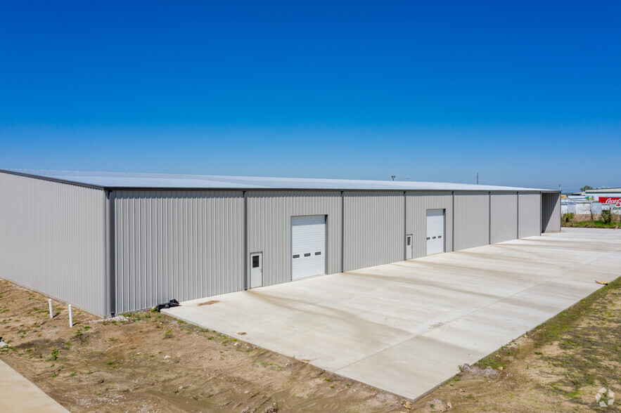 1339 N Garnett Rd, Tulsa, OK for lease - Building Photo - Image 2 of 4