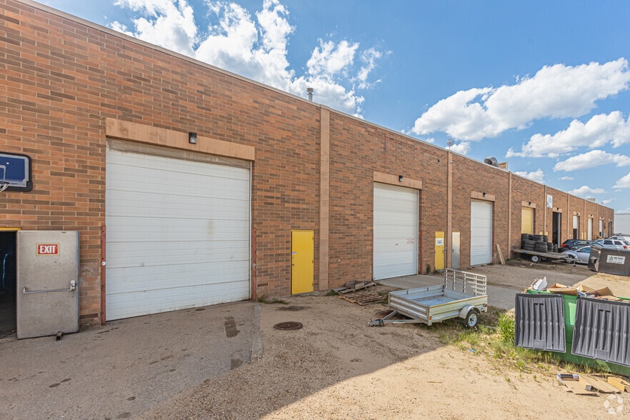 12855-12873 141 St NW, Edmonton, AB à louer - Photo du bâtiment - Image 2 de 7