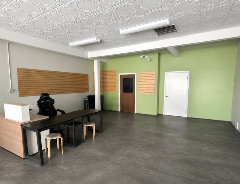 1717 S Wells Ave, Reno, NV à louer - Photo intérieure - Image 3 de 6