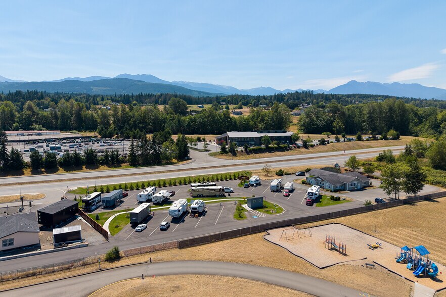 261131 US-101, Sequim, WA à vendre - Photo du bâtiment - Image 3 de 33