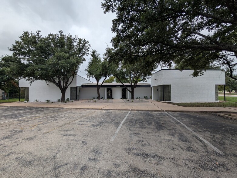 1315 Sam Bass Cir, Round Rock, TX for lease - Building Photo - Image 1 of 12