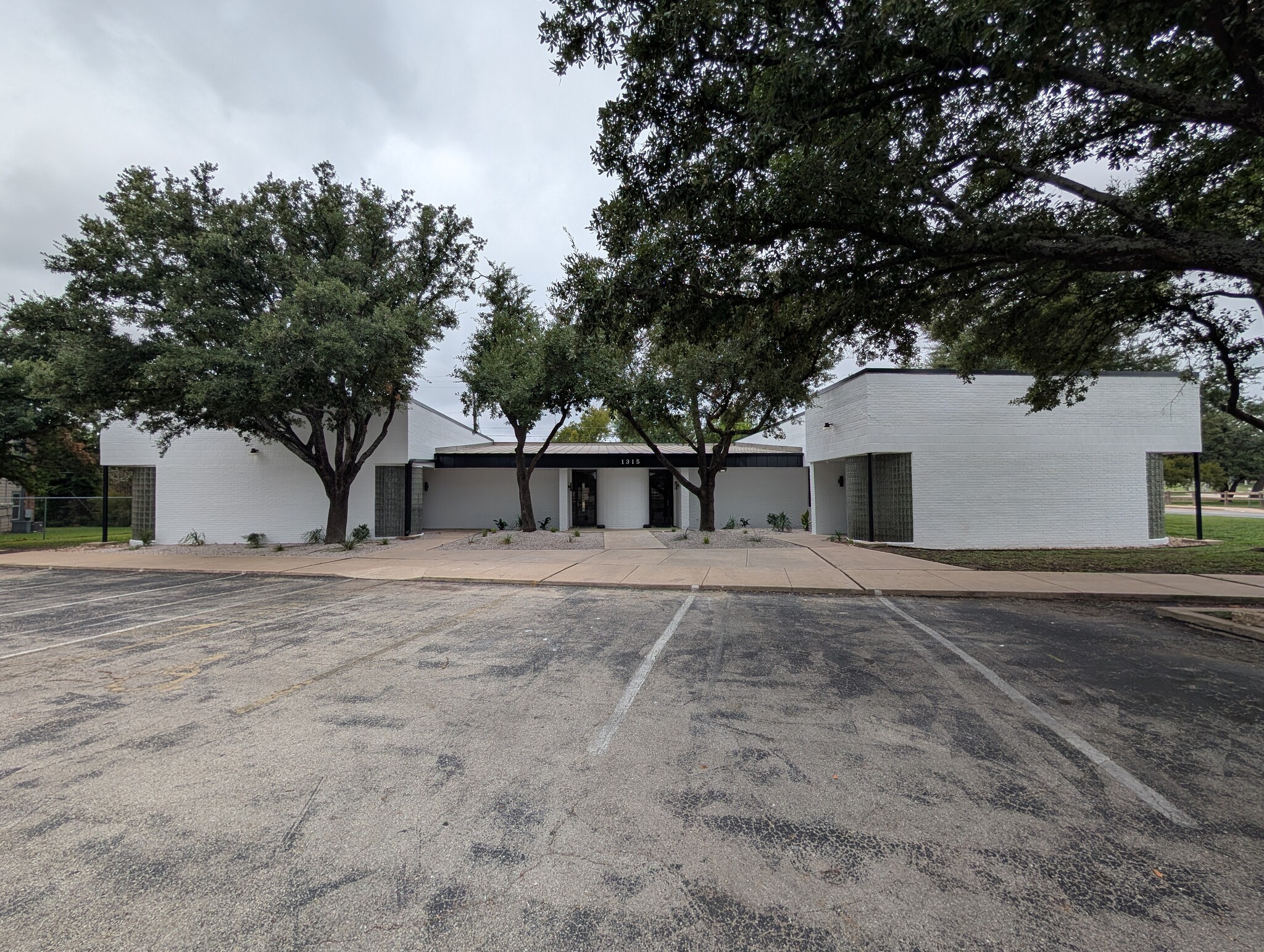 1315 Sam Bass Cir, Round Rock, TX for lease Building Photo- Image 1 of 13