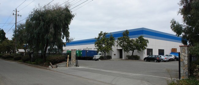 Plus de détails pour 2671-2675 McCone Ave, Hayward, CA - Industriel à louer