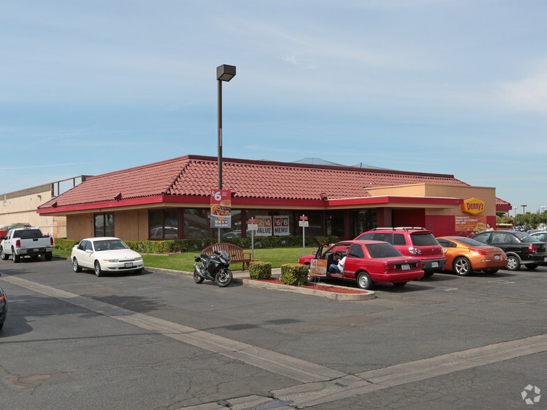 698-790 W Shaw Ave, Clovis, CA for lease - Primary Photo - Image 3 of 6