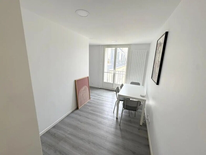 Office in Versailles for lease - Interior Photo - Image 1 of 10