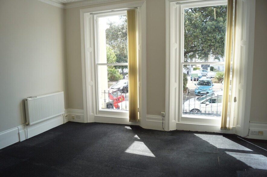 Office 1 And 2 8 Hyde Gardens, Eastbourne for lease - Interior Photo - Image 2 of 8