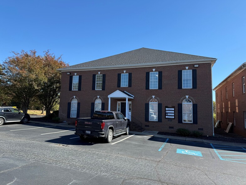 150 Milestone Way, Greenville, SC for lease - Building Photo - Image 1 of 6