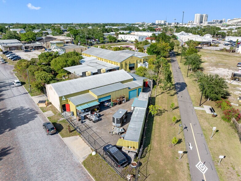 2342 Emerson Ave S, Saint Petersburg, FL à vendre - Photo du bâtiment - Image 3 de 16