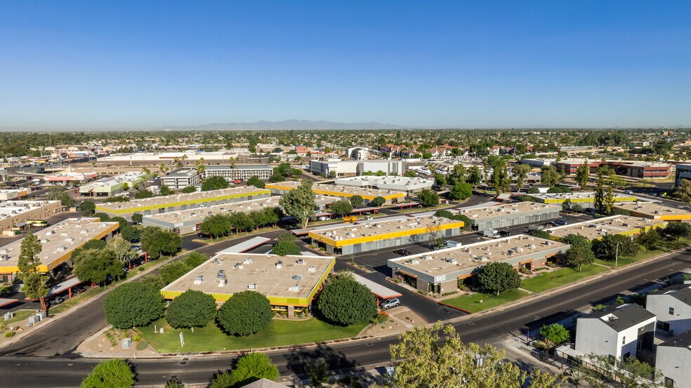 8055 N 24th Ave, Phoenix, AZ à louer - Photo du bâtiment - Image 3 de 10