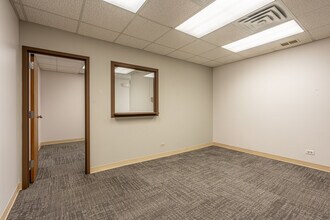 183 S Bloomingdale Rd, Bloomingdale, IL à louer Photo intérieure- Image 2 de 6