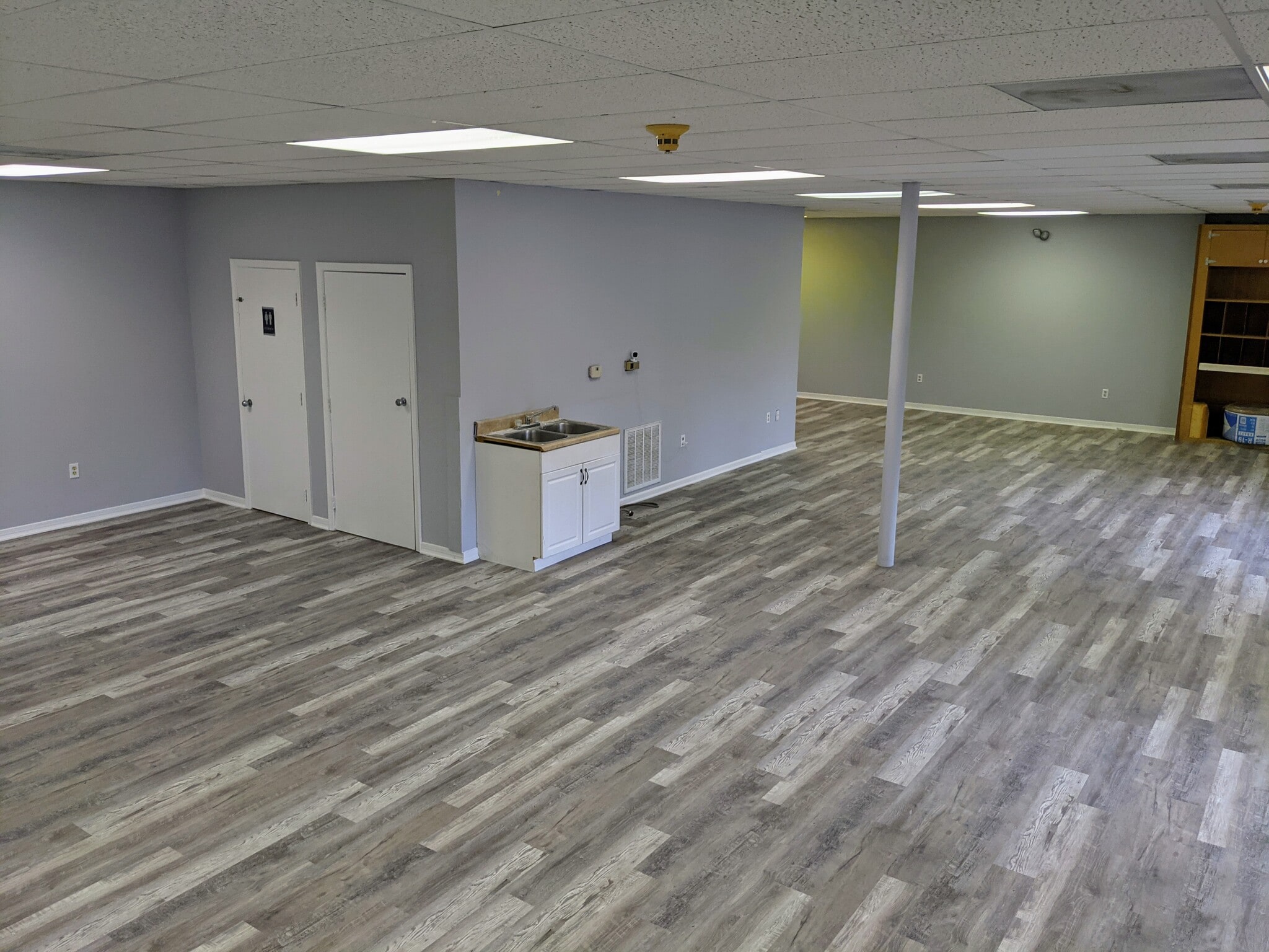 832 Seven Bridge Rd, East Stroudsburg, PA for lease Interior Photo- Image 1 of 17