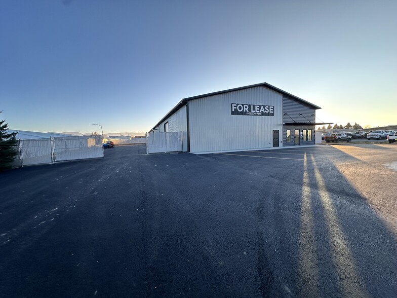 1580 Bobcat dr, Bozeman, MT à louer - Photo du bâtiment - Image 2 de 9