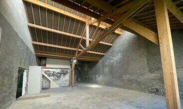 Flex in Croissy-Beaubourg for lease Interior Photo- Image 2 of 6