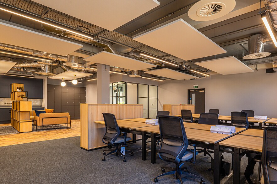 Silbury Blvd, Milton Keynes for lease - Building Photo - Image 2 of 8
