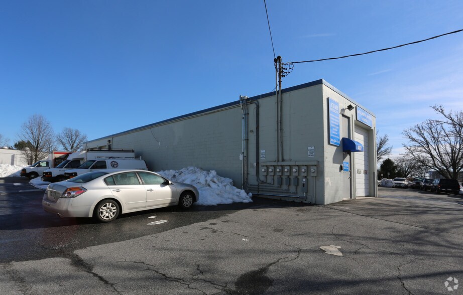 401-407 N Stonestreet Ave, Rockville, MD à louer - Photo du bâtiment - Image 2 de 6