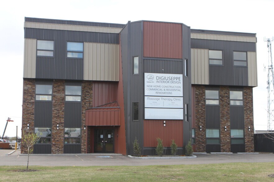 15 Rowland Cres, St. Albert, AB à vendre - Photo du bâtiment - Image 1 de 1