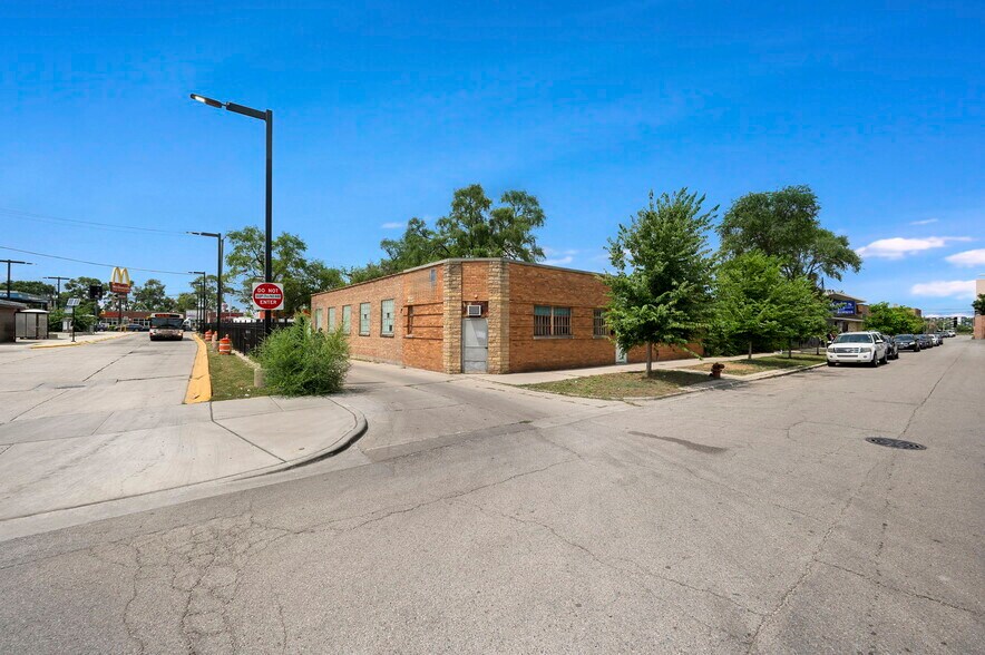7828 S Claremont Ave, Chicago, IL à vendre - Photo du bâtiment - Image 1 de 35