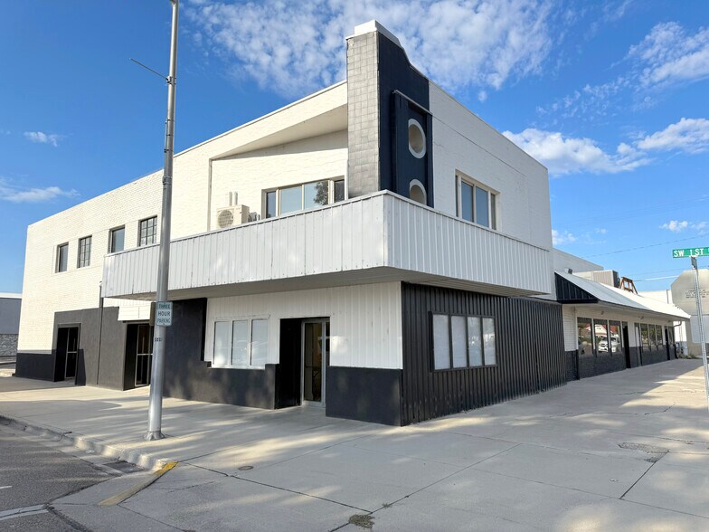 205 SW First St, Ontario, OR à vendre - Photo du bâtiment - Image 1 de 7