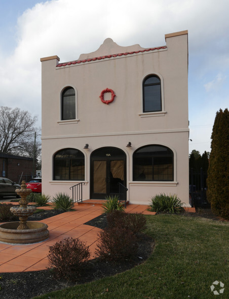 18 W Williamsburg Rd, Sandston, VA à vendre - Photo du bâtiment - Image 3 de 14