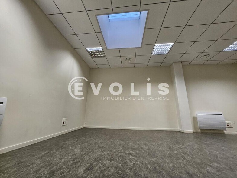 Office in Montrouge for lease - Interior Photo - Image 3 of 36