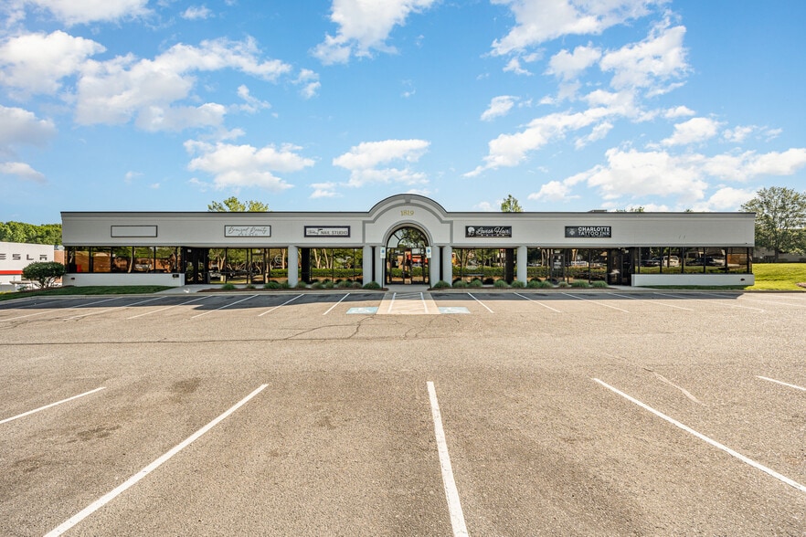 1805 Sardis Rd N, Charlotte, NC for lease - Building Photo - Image 2 of 8